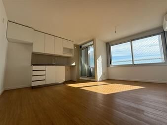 https://web5.gallito.com.uy/alquiler-1-dormitorio-con-garaje-en-malvin-sky-1101-inmuebles-27722918
