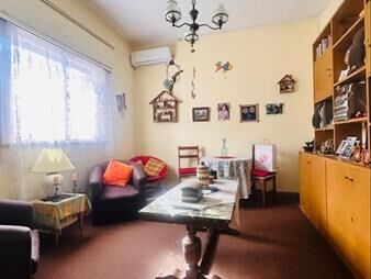 https://web5.gallito.com.uy/casa-en-venta-2-dormitorios-garaje-la-blanqueada-peyrou-inmuebles-27717226