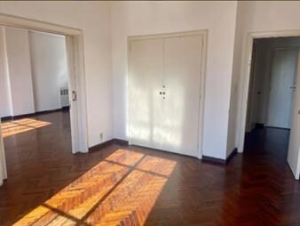 https://web5.gallito.com.uy/apartamento-en-venta-4-dormitorios-cordon-inmuebles-27723154