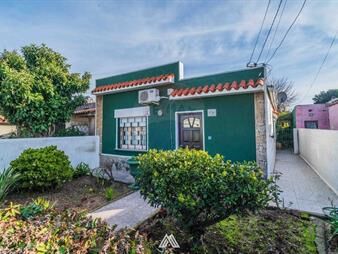 https://web5.gallito.com.uy/venta-casa-2-dormitorios-las-piedras-inmuebles-27722900