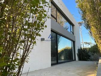 https://web5.gallito.com.uy/casa-en-alquiler-temporal-4-dormitorios-manantiales-inmuebles-27723519