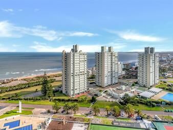 https://web5.gallito.com.uy/venta-apartamento-primera-linea-punta-del-este-inmuebles-27703281