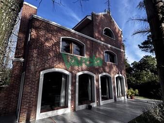 https://web5.gallito.com.uy/casa-en-venta-en-el-pinar-sur-3-dormitorios-3-inmuebles-27699943