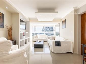https://web5.gallito.com.uy/apartamento-en-parquemar-r-2-dorm-inmuebles-27723752