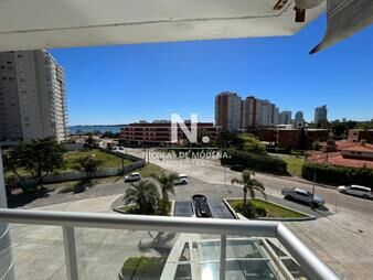 https://web5.gallito.com.uy/apartamento-en-venta-de-2-dormitorios-en-punta-inmuebles-24996078