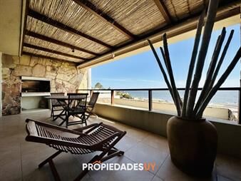https://web5.gallito.com.uy/venta-de-fabuloso-apartamento-de-dormitorio-y-con-inmuebles-26156537