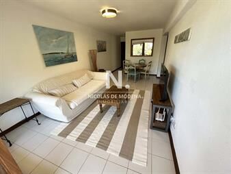 https://web5.gallito.com.uy/apartamento-de-3-dormitorios-en-punta-del-este-en-venta-inmuebles-27724159