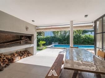 https://web5.gallito.com.uy/alquila-casa-en-san-nicolas-4-dorm-serv-piscina-inmuebles-27239849