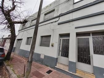 https://web5.gallito.com.uy/apartamento-centrico-2-dormitorios-y-gran-garaje-inmuebles-27726516