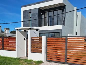 https://web5.gallito.com.uy/venta-casa-en-shangrila-cuatro-dormitorios-inmuebles-27723236