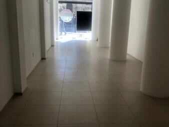 https://web5.gallito.com.uy/local-comercial-amplio-sobre-18-de-julio-inmuebles-27727250