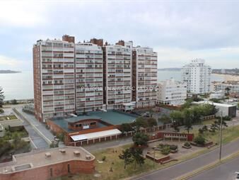 https://web5.gallito.com.uy/apartamento-en-venta-de-3-dormitorios-en-torre-inmuebles-23886773