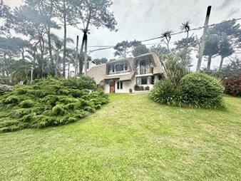 https://www.gallito.com.uy/alquiler-anual-casa-4-dormitorios-pileta-pinares-punt-inmuebles-27727418