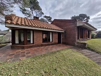 https://web5.gallito.com.uy/casa-de-3-dormitorios-en-pinares-con-gran-barbacoa-inmuebles-27731323