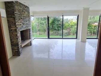 https://web5.gallito.com.uy/casa-en-venta-6-dormitorios-5-baã±os-patio-con-inmuebles-25868250