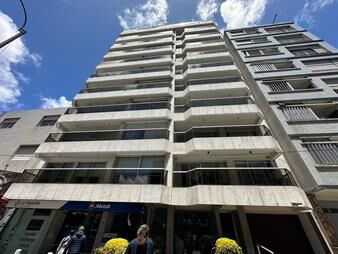 https://web5.gallito.com.uy/venta-apartamento-3-dormitorios-3-baños-garaje-punta-carret-inmuebles-27731636