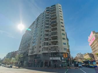https://web5.gallito.com.uy/venta-apartamento-centro-3-dormitorios-con-garage-inmuebles-27738197