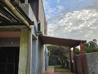 https://www.gallito.com.uy/venta-casa-amueblada-3-aptos-independientes-a-dos-cuadra-inmuebles-27738403