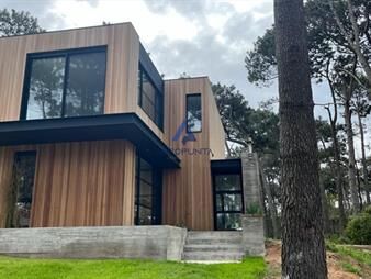 https://web5.gallito.com.uy/casa-en-alquiler-temporal-de-3-dormitorios-en-la-inmuebles-27738432