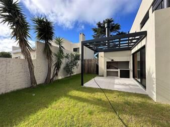 https://www.gallito.com.uy/alquiler-casa-a-estrenar-jardin-parrillero-parque-mirama-inmuebles-27738476