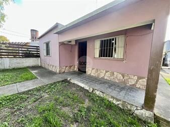 https://www.gallito.com.uy/venta-casa-2-dormitorios-con-parrillero-empalme-olmos-inmuebles-27713432