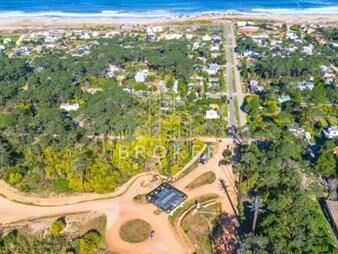 https://web5.gallito.com.uy/venta-terreno-lote-barrio-privado-la-barra-punta-inmuebles-27738874