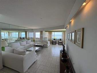 https://web5.gallito.com.uy/apartamento-en-peninsula-3-dormitorios-inmuebles-27739313