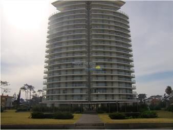 https://www.gallito.com.uy/mansa-piso-alto-con-espectacular-vista-inmuebles-27739475