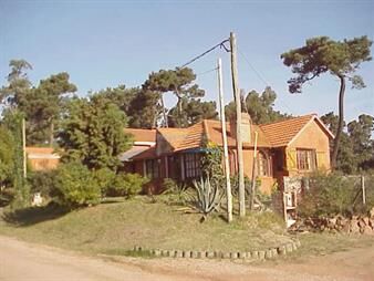 https://web5.gallito.com.uy/casa-en-bo-cordoba-3-dormitorios-inmuebles-27739499