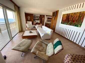 https://web5.gallito.com.uy/excelente-apto-sobre-playa-brava-inmuebles-27739559
