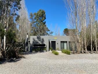 https://web5.gallito.com.uy/confortable-casa-en-barrio-privado-inmuebles-27739581
