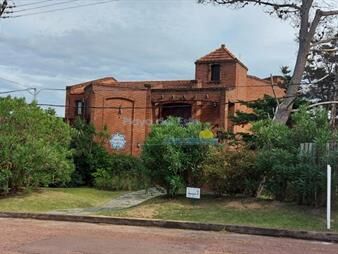 https://web5.gallito.com.uy/venta-casa-zona-rinconada-punta-ballena-inmuebles-27739820