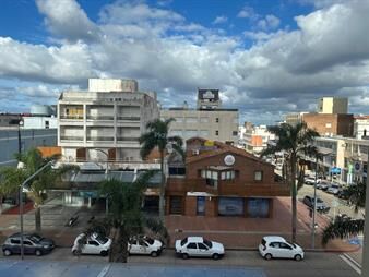 https://web5.gallito.com.uy/peninsula-con-servicio-de-mucamas-y-garaje-inmuebles-27739892