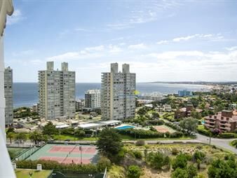 https://www.gallito.com.uy/vende-apartamento-de-4-dormitorios-con-2-cocheras-inmuebles-27740027