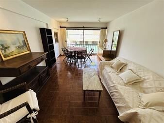 https://web5.gallito.com.uy/apartamento-en-venta-y-alquiler-playa-mansa-3-inmuebles-27740038