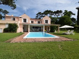 https://web5.gallito.com.uy/excelente-casa-de-4-dormitorios-en-playa-brava-inmuebles-27740082
