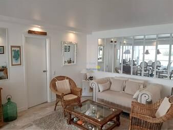 https://web5.gallito.com.uy/departamento-en-venta-de-2-dormitorios-en-punta-inmuebles-27740150