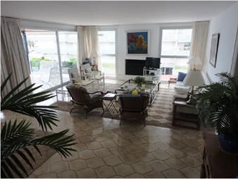 https://web5.gallito.com.uy/apartamento-en-venta-edificio-brioni-punta-inmuebles-27740200
