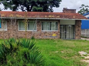 https://web5.gallito.com.uy/casa-apta-para-comercio-sobre-avenida-inmuebles-27740265