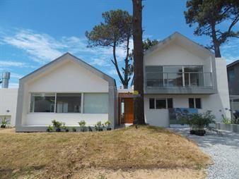 https://www.gallito.com.uy/excelente-casa-de-5-dormitorios-en-barrio-privado-inmuebles-27740160