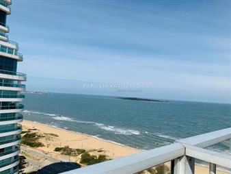 https://web5.gallito.com.uy/penthouse-en-venta-de-4-dormitorios-en-punta-del-inmuebles-19351353