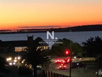 https://web5.gallito.com.uy/exclusivo-apartamento-en-mansa-punta-del-este-a-inmuebles-27478880