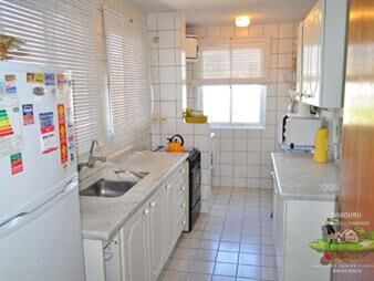 https://www.gallito.com.uy/apartamento-a-pasos-de-playa-mansa-inmuebles-27754135