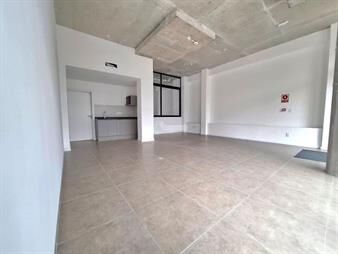 https://web5.gallito.com.uy/venta-y-alquiler-local-comercial-la-blanqueada-montecaseros-inmuebles-24456372