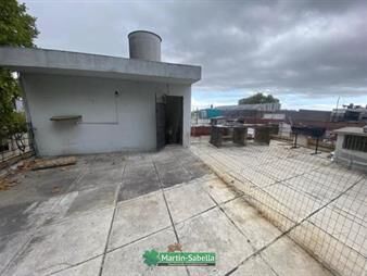 https://www.gallito.com.uy/apartamento-en-alquiler-la-comercial-inmuebles-27401615