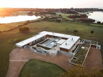 https://www.gallito.com.uy/casa-en-villa-lagos-en-exclusiva-inmuebles-27565053
