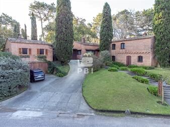 https://web5.gallito.com.uy/casa-en-venta-en-punta-del-este-maldonado-ref-inmuebles-27489456