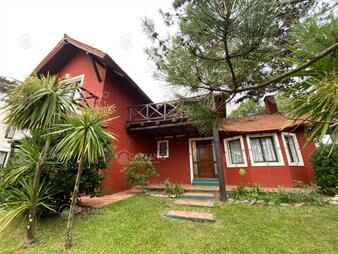 https://www.gallito.com.uy/alquiler-temporal-hermosa-casa-a-metros-playa-inmuebles-25928470