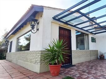 https://www.gallito.com.uy/2-viviendas-local-comercial-en-terreno-esquina-inmuebles-27756837