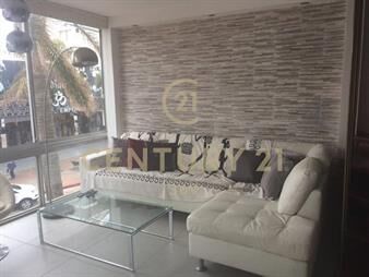 https://web5.gallito.com.uy/oportunidad-con-renta-av-gorlero-al-frente-con-azotea-inmuebles-26386029